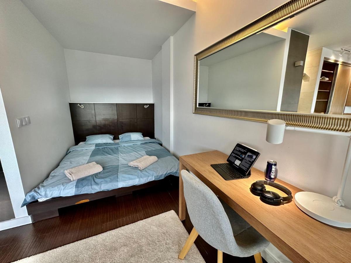 Top Metro X2 Fast Wifi 400 Mbs 70'Tv Netflix Hbo Max Appletv+ Disney+ Warschau Exterior foto