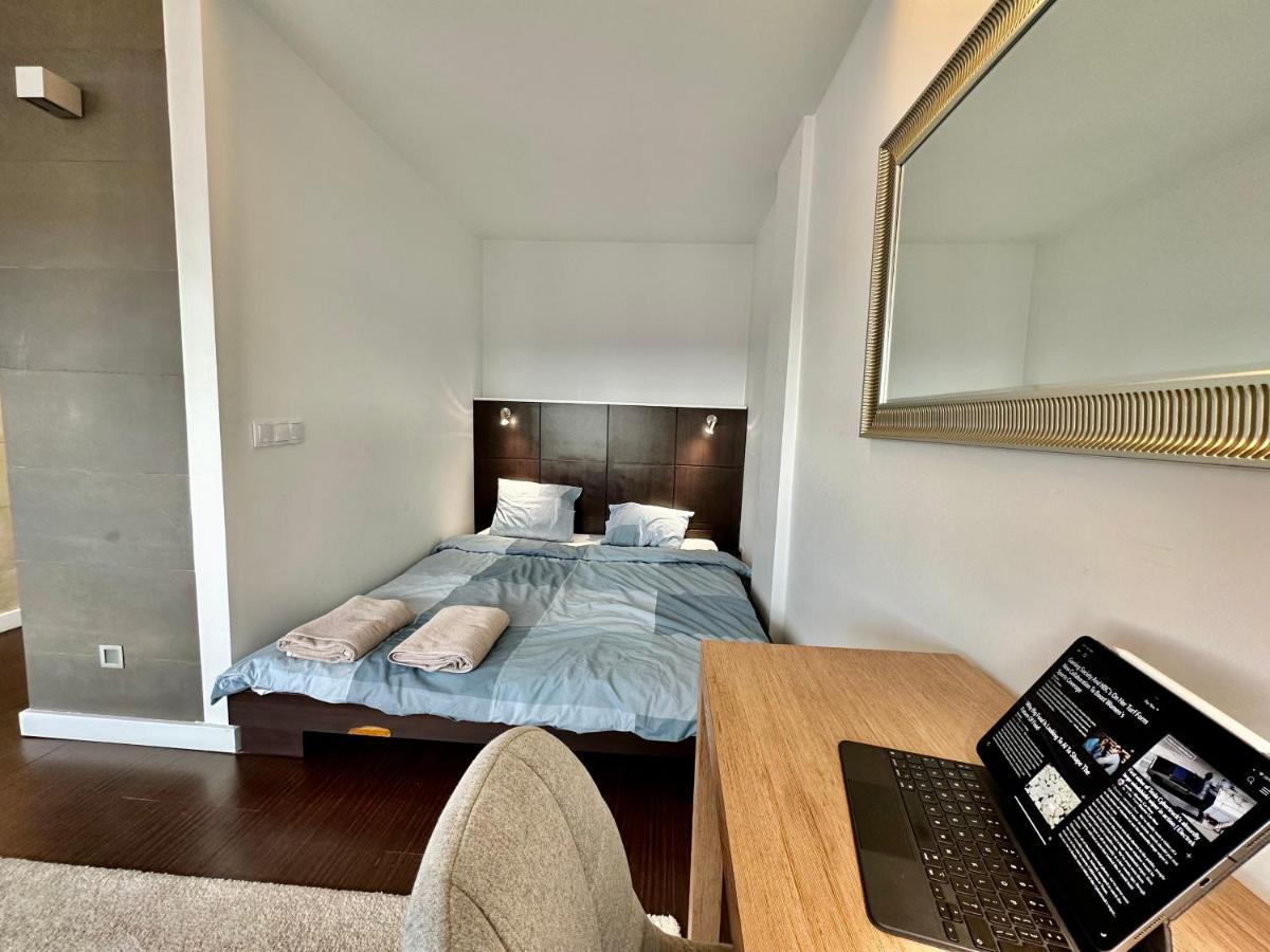 Top Metro X2 Fast Wifi 400 Mbs 70'Tv Netflix Hbo Max Appletv+ Disney+ Warschau Exterior foto